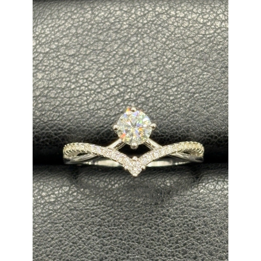EUC Sterling Silver Moissanite Ring Size 7.75 H3
